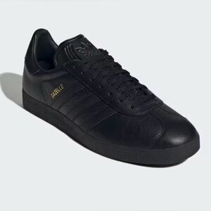 Brand New Men’s Gazelle Indoor Sneakers in Black Leather with Gold Accents Sz 9